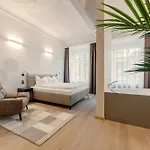 Lavilo Center 3*