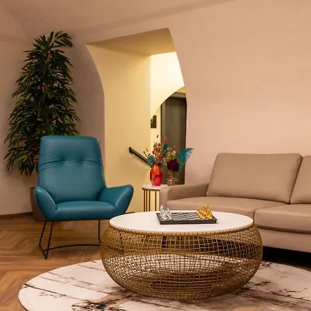 Apartmanhotel Lavilo Main Square *