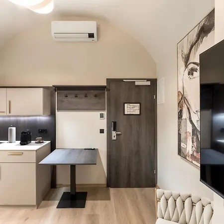 Lavilo Center 3* Γκρατς