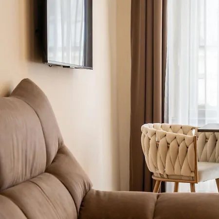 Aparthotel Lavilo Main Square *
