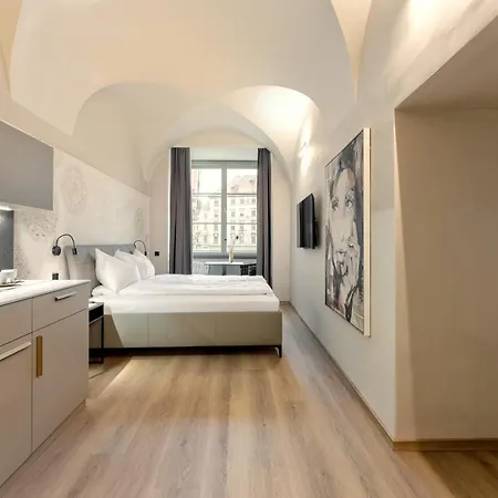 Lavilo Center Aparthotel 3*