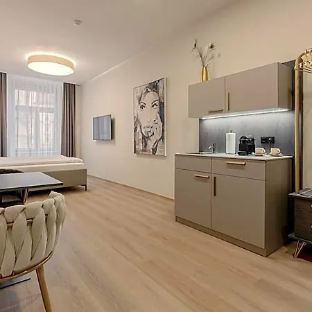 Lavilo Center 3*