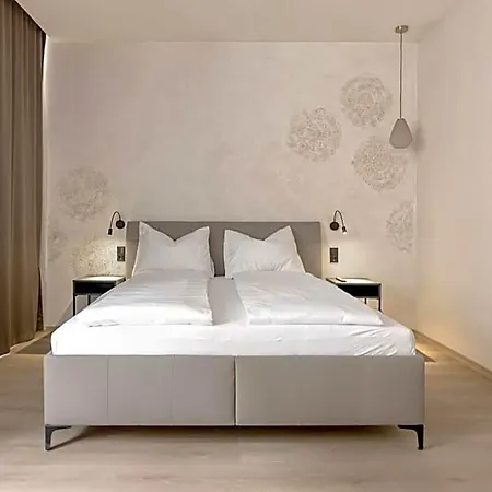 Lavilo Center Aparthotel 3*